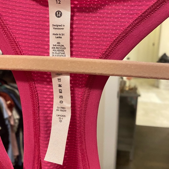 NWT swiftly tech 2.0 tank top race length size 12 - Picture 2 of 3